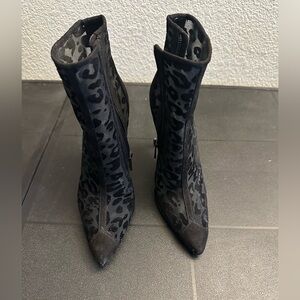 Elegant Black Leopard Print Women's Boots
